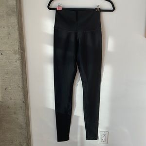 Lululemon: Black Leggings